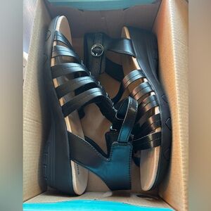 Women's Black Strappy Sandals-NEW